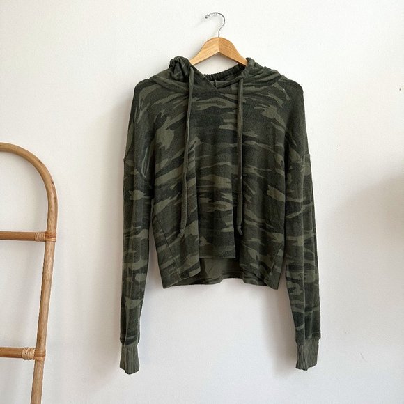 MICHELE B. GREEN CAMO SOFT HOODED LONG SLEEVE SWEATER WITH NECK TIES MEDIUM - Picture 1 of 6